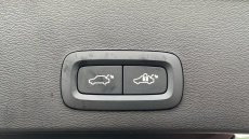 Volvo XC40 2.0 B4P Plus Dark 5dr Auto Petrol Estate